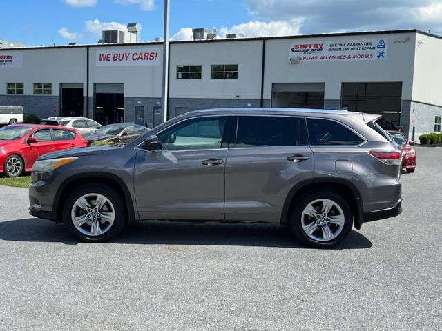 Photo of 2016 Predawn Gray Mica Toyota Highlander