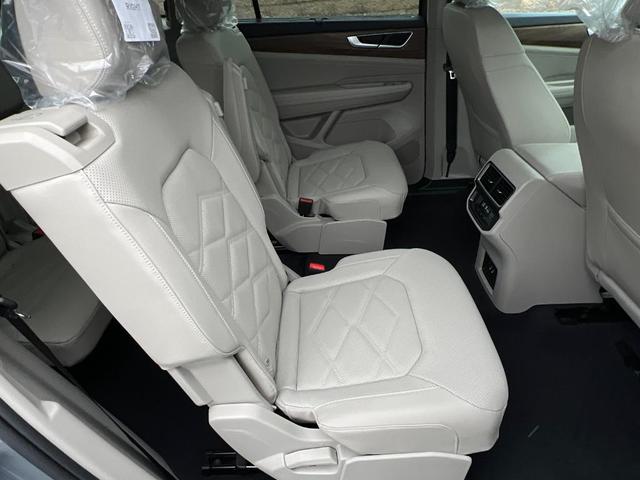 Photo of 2026 Gray Volkswagen Atlas
