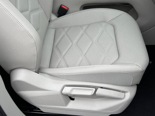 Photo of 2026 Gray Volkswagen Atlas