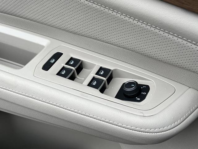 Photo of 2026 Gray Volkswagen Atlas