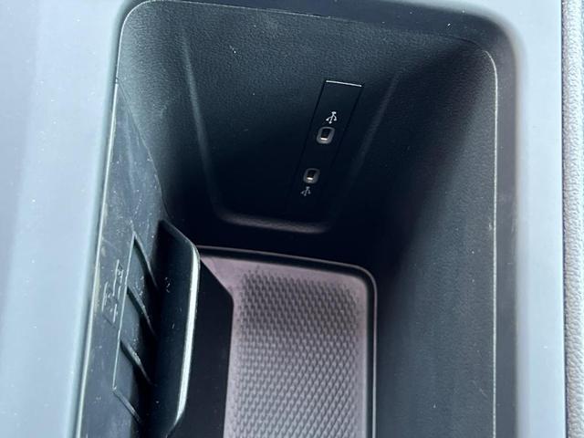 Photo of 2025 Deep Black Pearl Effect Volkswagen Tiguan