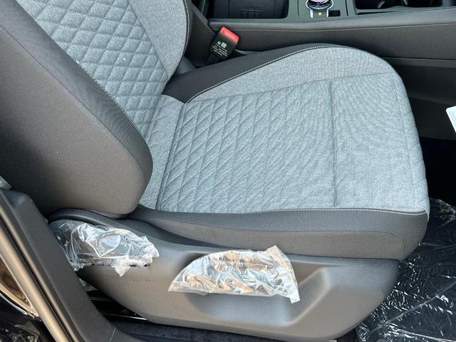 Photo of 2025 Deep Black Pearl Effect Volkswagen Tiguan