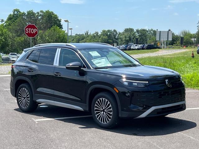 Photo of 2025 Deep Black Pearl Effect Volkswagen Tiguan