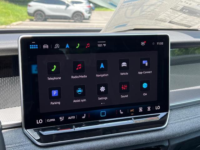 Photo of 2025 Deep Black Pearl Effect Volkswagen Tiguan