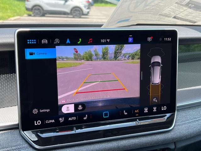 Photo of 2025 Deep Black Pearl Effect Volkswagen Tiguan