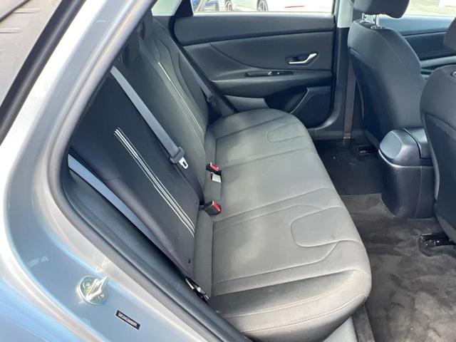 Photo of 2021 Shimmering Silver Pearl Hyundai ELANTRA