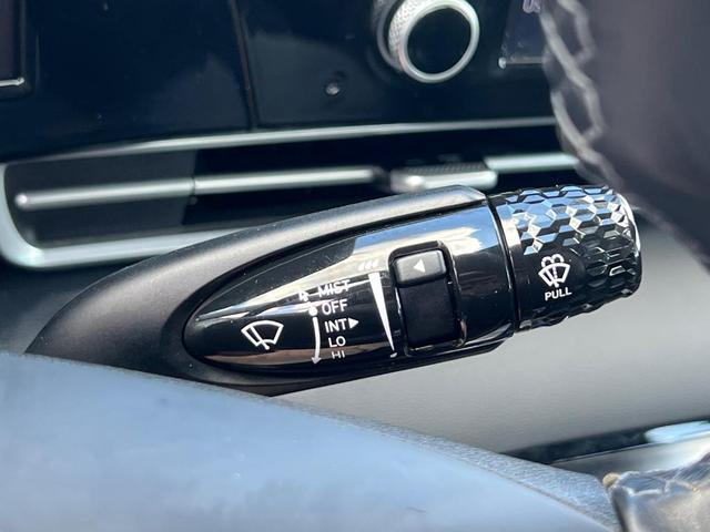 Photo of 2021 Shimmering Silver Pearl Hyundai ELANTRA