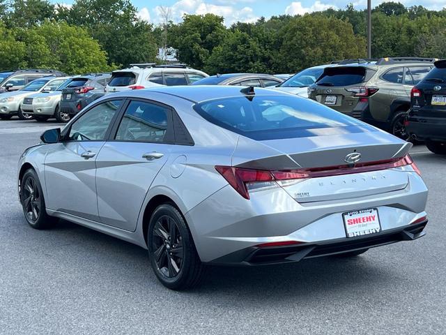 Photo of 2021 Shimmering Silver Pearl Hyundai ELANTRA