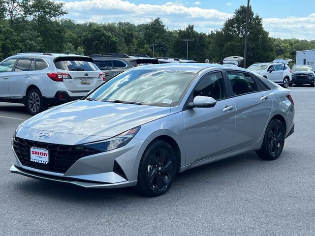 Photo of 2021 Shimmering Silver Pearl Hyundai ELANTRA
