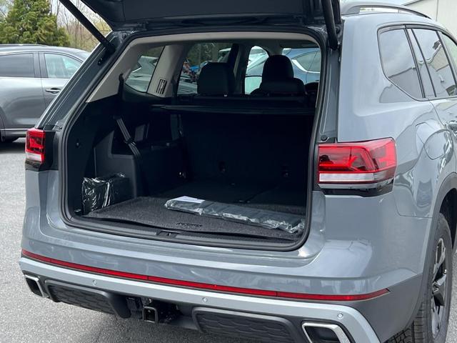 Photo of 2025 Pure Gray Volkswagen Atlas