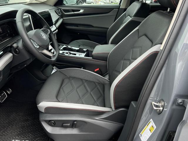 Photo of 2025 Pure Gray Volkswagen Atlas