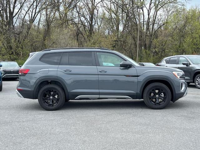 Photo of 2025 Pure Gray Volkswagen Atlas