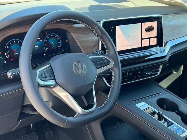 Photo of 2026 White Pearl Volkswagen Atlas