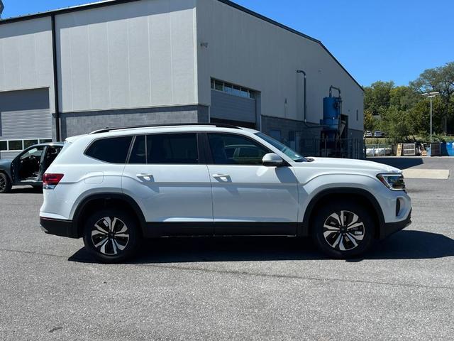 Photo of 2026 White Pearl Volkswagen Atlas