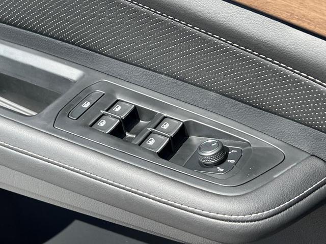 Photo of 2026 White Pearl Volkswagen Atlas