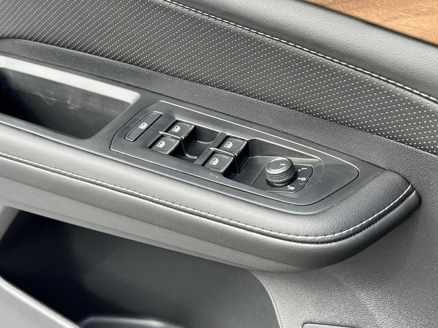 Photo of 2026 Pure Gray Volkswagen Atlas