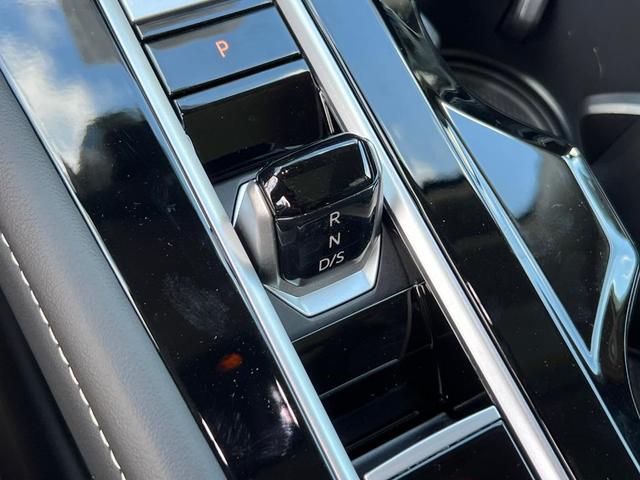 Photo of 2026 Pure Gray Volkswagen Atlas