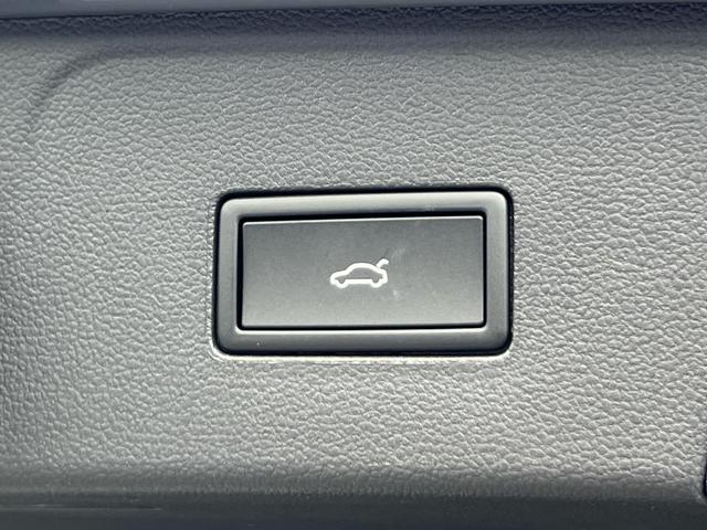 Photo of 2026 Pure Gray Volkswagen Atlas