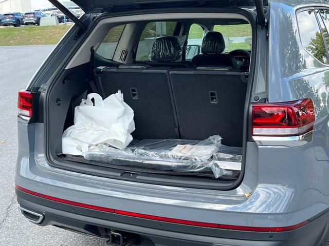 Photo of 2026 Pure Gray Volkswagen Atlas