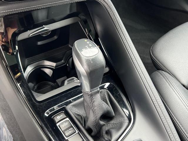 Photo of 2018 Mineral White Metallic BMW X2