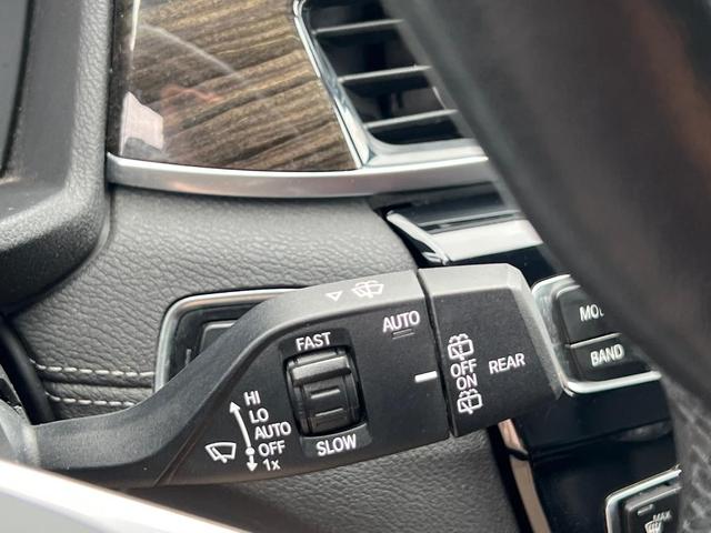 Photo of 2018 Mineral White Metallic BMW X2