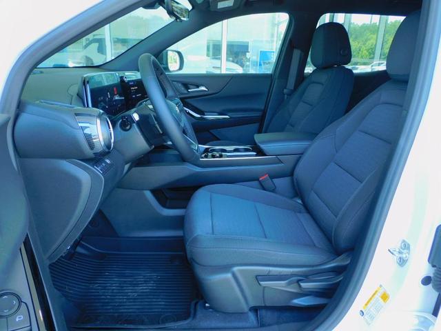 Photo of 2026 White Chevrolet Equinox