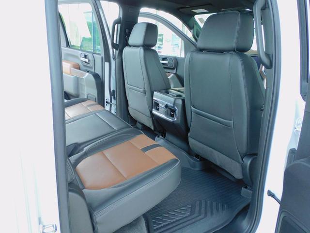 Photo of 2023 White Chevrolet Silverado 3500