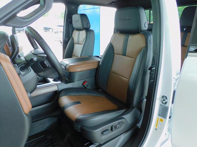Photo of 2023 White Chevrolet Silverado 3500