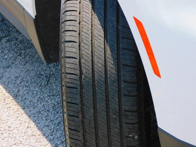 Photo of 2023 White Chevrolet Equinox