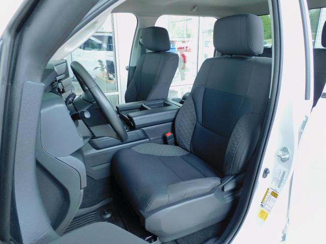 Photo of 2022 White Toyota Tundra