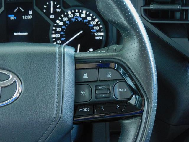 Photo of 2022 White Toyota Tundra