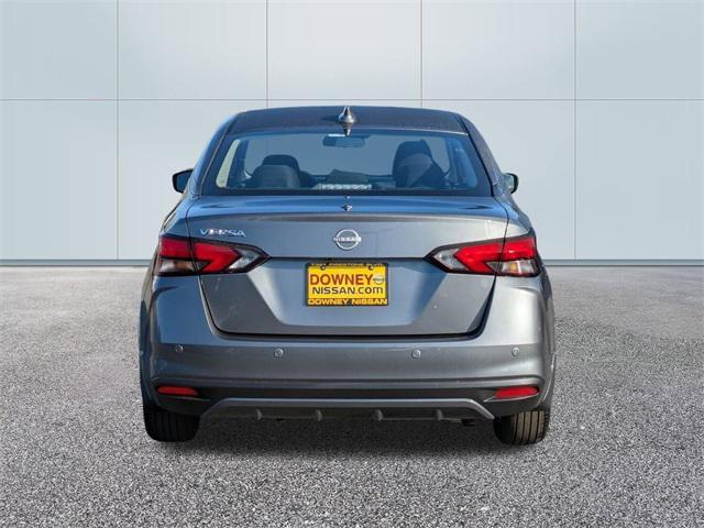 Photo of 2025 Gun Metallic Nissan Versa