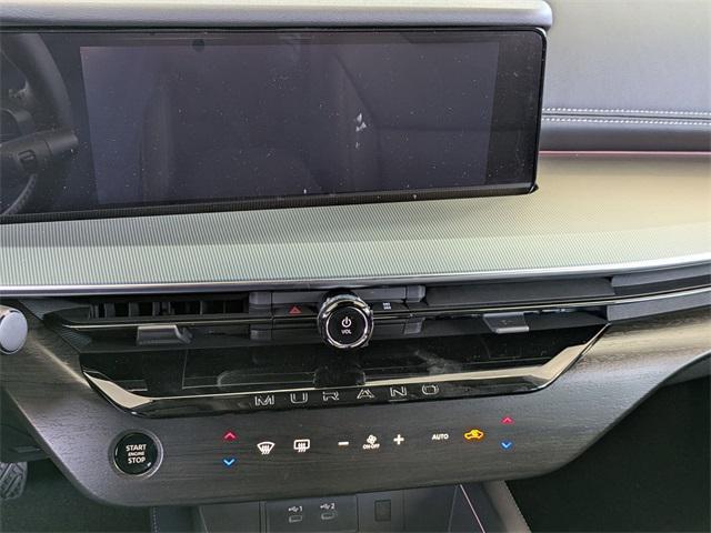 Photo of 2025 Everest White Pearl Tricoat Nissan Murano