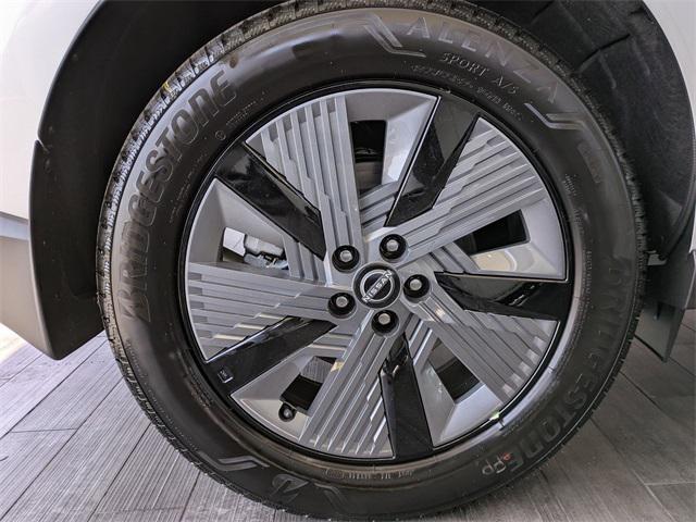 Photo of 2025 Everest White Pearl Tricoat Nissan Murano