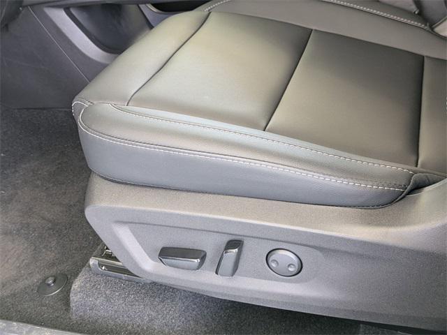 Photo of 2025 Everest White Pearl Tricoat Nissan Murano