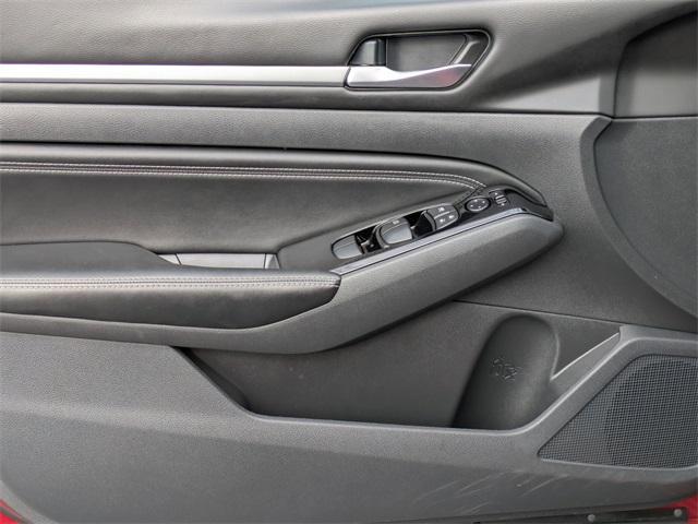 Photo of 2023 Scarlet Ember Tintcoat Nissan Altima