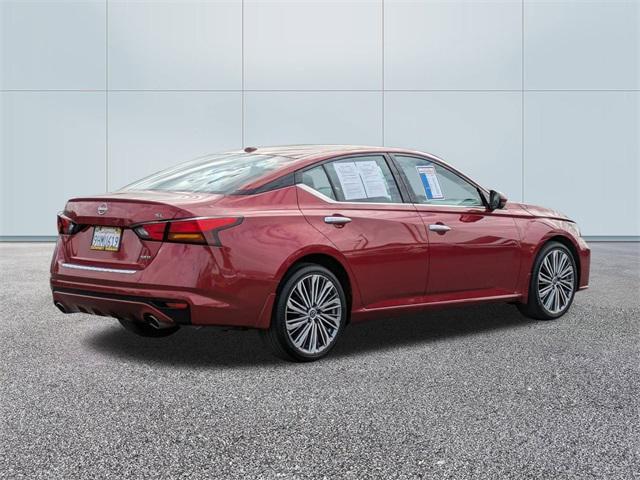 Photo of 2023 Scarlet Ember Tintcoat Nissan Altima