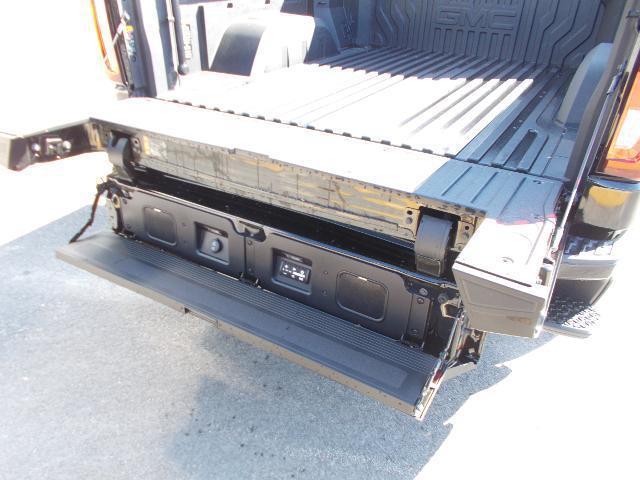 Photo of 2025 Onyx Black GMC Sierra 1500