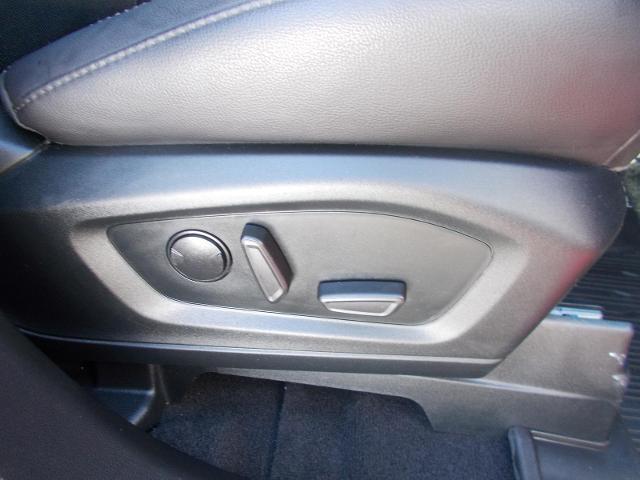 Photo of 2023 Rapid Red Metallic Tinted Clearcoat Ford Explorer