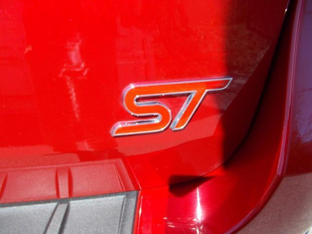 Photo of 2023 Rapid Red Metallic Tinted Clearcoat Ford Explorer
