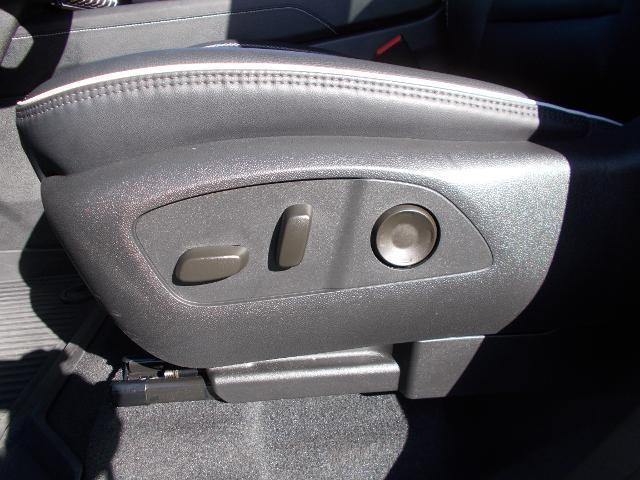 Photo of 2024 White Frost Tricoat GMC Acadia