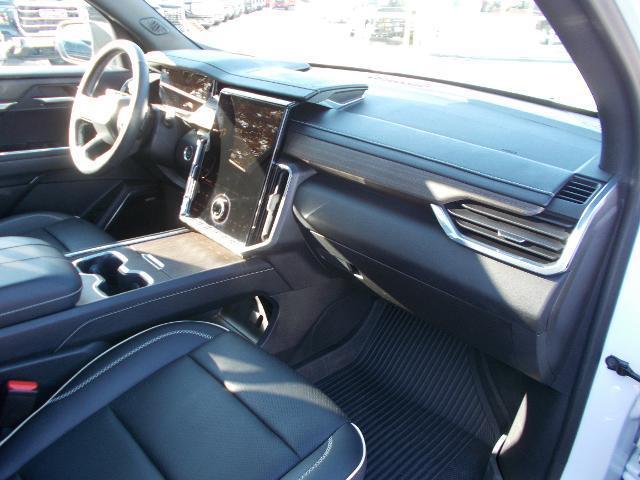 Photo of 2024 White Frost Tricoat GMC Acadia
