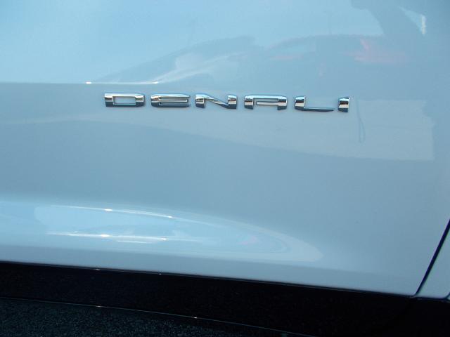 Photo of 2024 White Frost Tricoat GMC Acadia