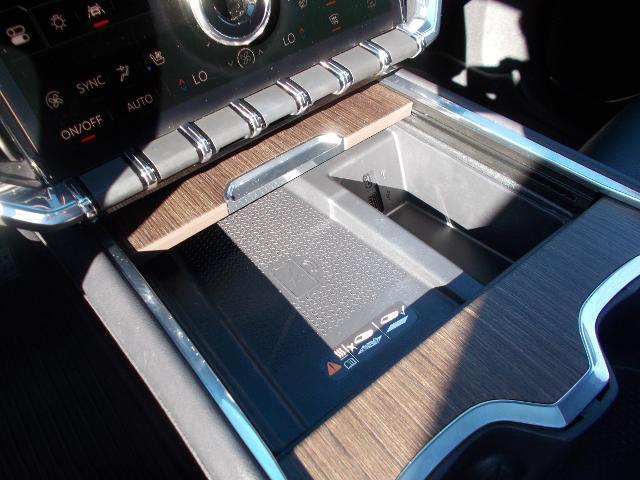 Photo of 2024 White Frost Tricoat GMC Acadia