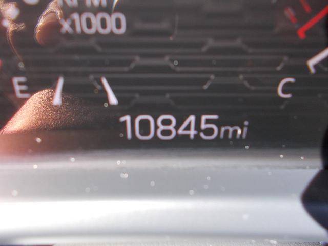 Photo of 2024 White Frost Tricoat GMC Acadia