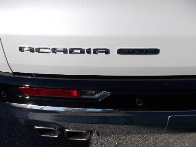 Photo of 2024 White Frost Tricoat GMC Acadia