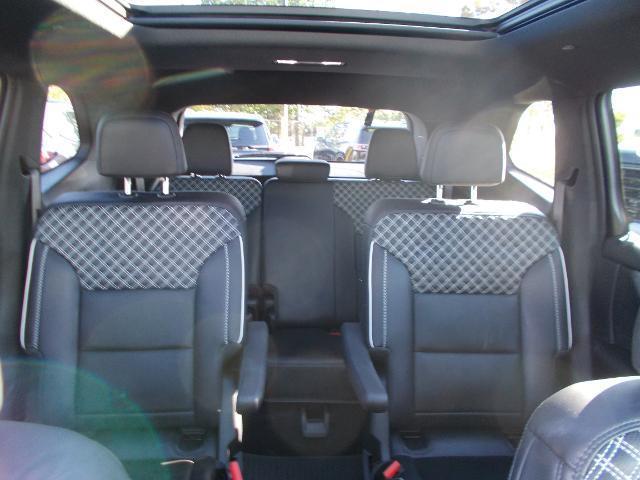 Photo of 2024 White Frost Tricoat GMC Acadia