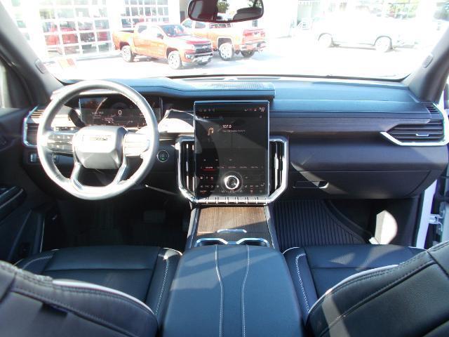 Photo of 2024 White Frost Tricoat GMC Acadia