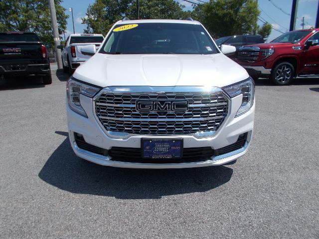 Photo of 2022 White Frost Tricoat GMC Terrain