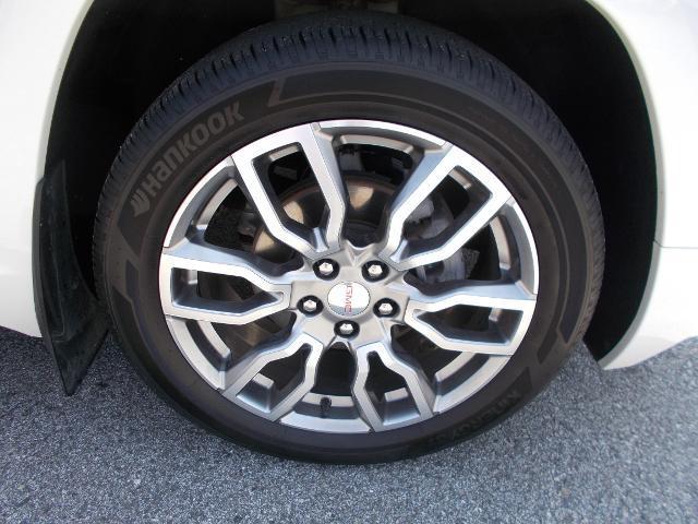 Photo of 2022 White Frost Tricoat GMC Terrain